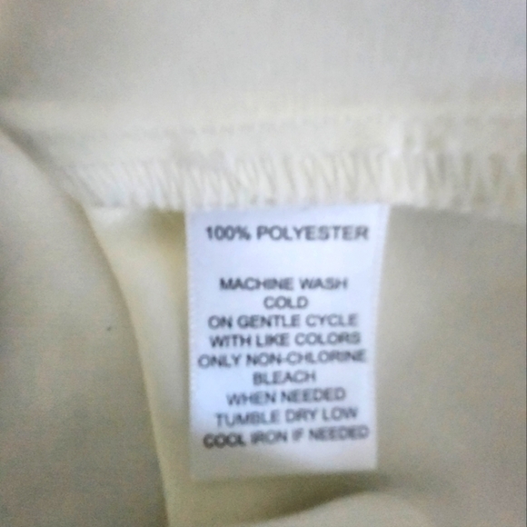 Calligraphie satin white blouse with gold buttons size Medium - Picture 4 of 6